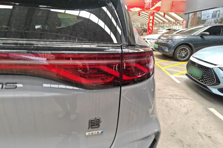 Used BYD Tang New Energy 2025 Intelligent Driving Version DM-i 115KM Flagship Edition Right Rear Taillight