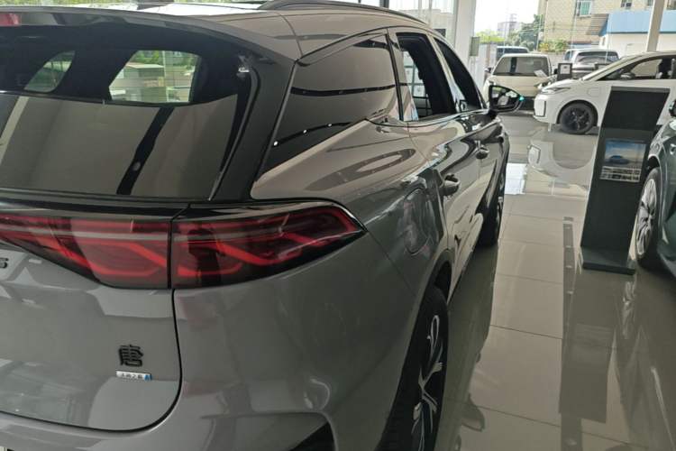 Used BYD Tang New Energy 2025 Intelligent Driving Version DM-i 115KM Flagship Edition Right Rear Taillight