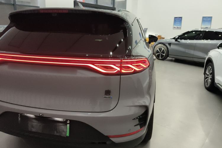Used BYD Tang New Energy 2025 Intelligent Driving Version DM-i 115KM Flagship Edition Right Rear Taillight