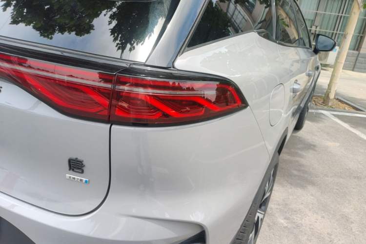 Used BYD Tang New Energy 2025 Intelligent Driving Version DM-i 115KM Flagship Edition Right Rear Taillight