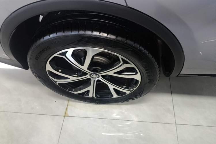 Used BYD Tang New Energy 2025 Intelligent Driving Version DM-i 115KM Flagship Edition Right Rear Wheel Hub