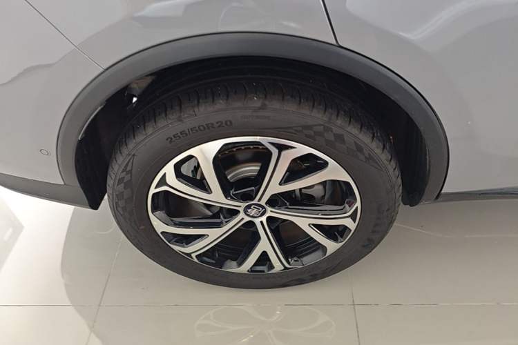 Used BYD Tang New Energy 2025 Intelligent Driving Version DM-i 115KM Flagship Edition Right Rear Wheel Hub