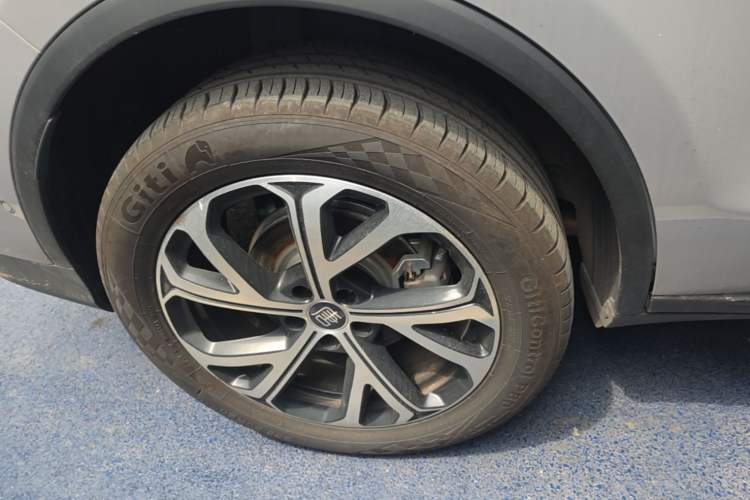 Used BYD Tang New Energy 2025 Intelligent Driving Version DM-i 115KM Flagship Edition Right Rear Wheel Hub