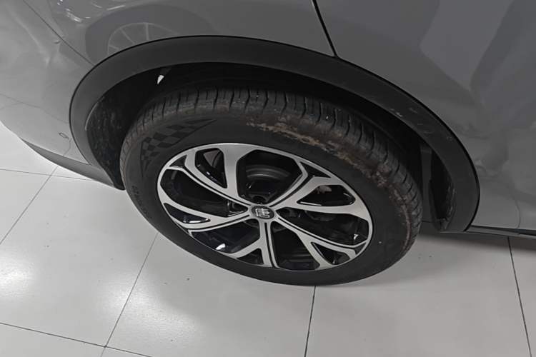 Used BYD Tang New Energy 2025 Intelligent Driving Version DM-i 115KM Prestige Edition Right Rear Wheel Hub
