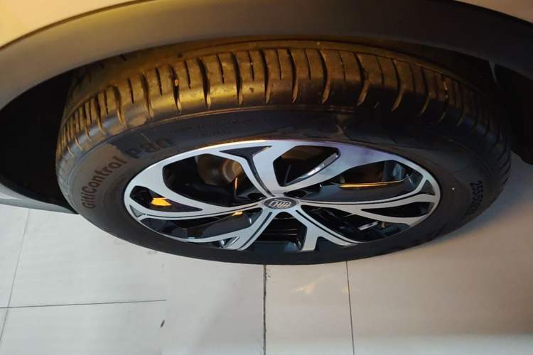 Used BYD Tang New Energy 2025 Intelligent Driving Version DM-i 115KM Flagship Edition Right Rear Wheel Hub