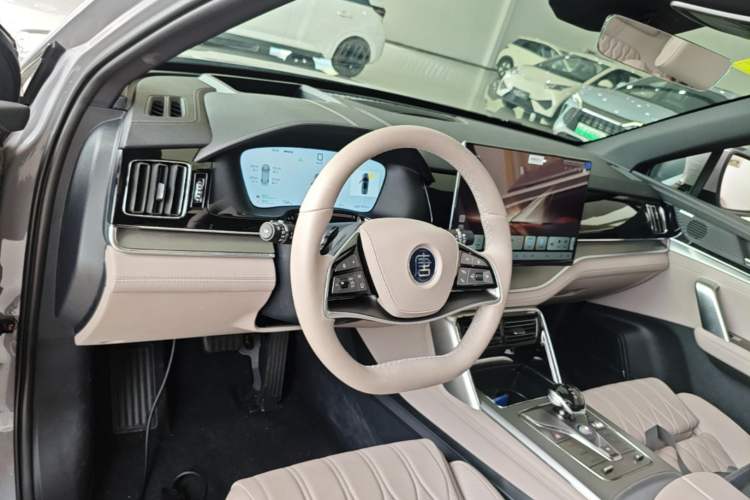 Used BYD Tang New Energy 2025 Intelligent Driving Version DM-i 115KM Flagship Edition Steering Wheel