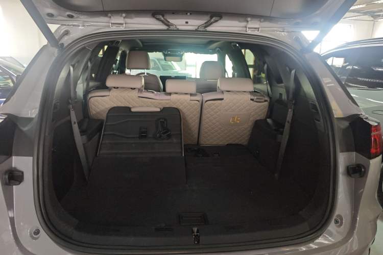 Used BYD Tang New Energy 2025 DM-i 115KM Prestige Model Trunk