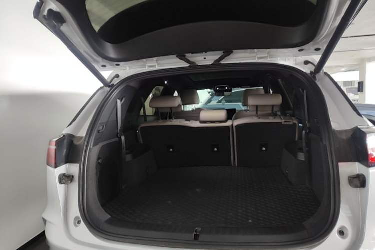 Used BYD Tang New Energy 2025 DM-i 115KM Prestige Model Trunk