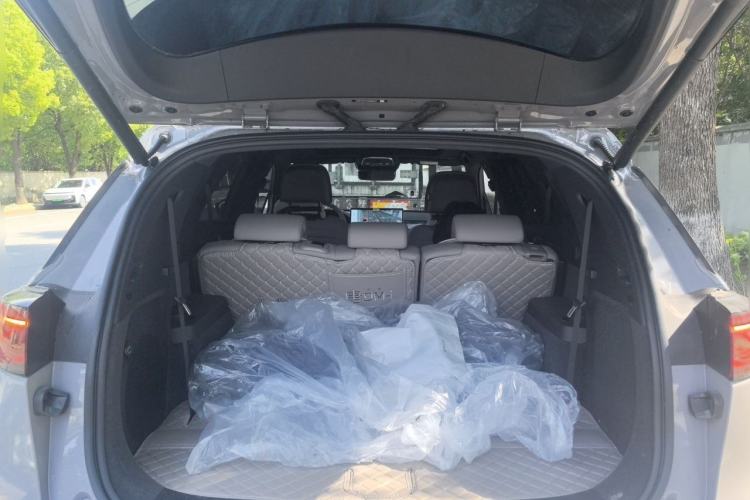 Used BYD Tang New Energy 2025 DM-i 115KM Cloud Ride Flagship Model Trunk