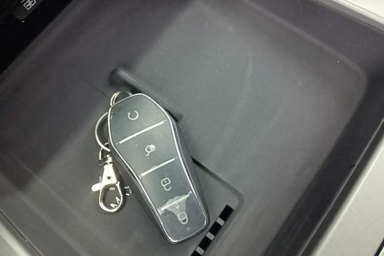 Used BYD Tang New Energy 2025 Model Smart Drive Version DM-i 175KM Deluxe Version Vehicle Key