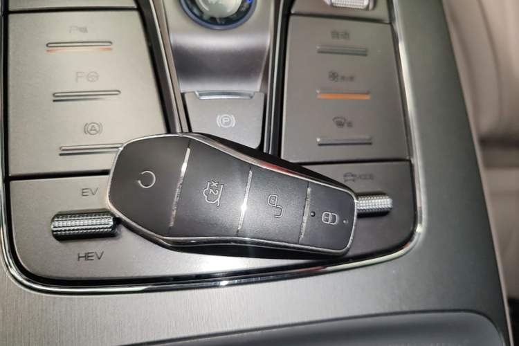Used BYD Tang New Energy 2025 Intelligent Driving Version DM-i 115KM Flagship Edition Vehicle Key