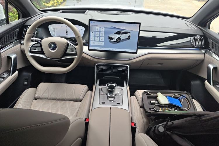 Used BYD Tang New Energy 2025 Intelligent Driving Version DM-i 115KM Flagship Edition Center Console