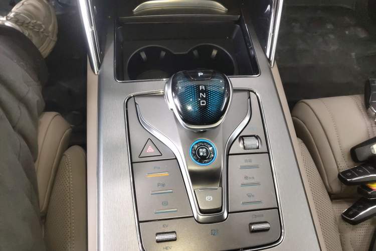 Used BYD Tang New Energy 2025 Intelligent Driving Version DM-i 115KM Flagship Edition Gear Lever