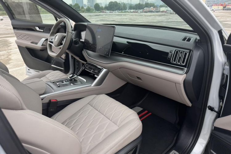 Used BYD Tang New Energy 2025 Intelligent Driving Version DM-i 115KM Prestige Edition Interior 2