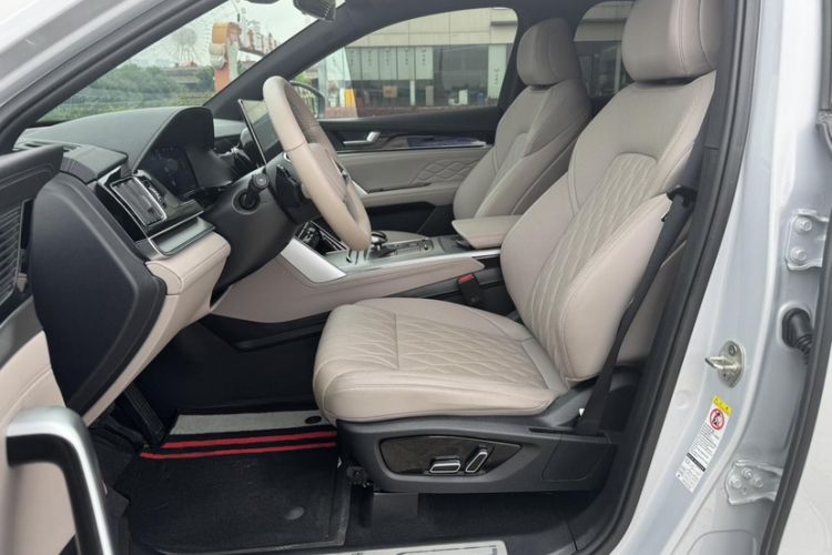 Used BYD Tang New Energy 2025 Intelligent Driving Version DM-i 115KM Prestige Edition Interior 3