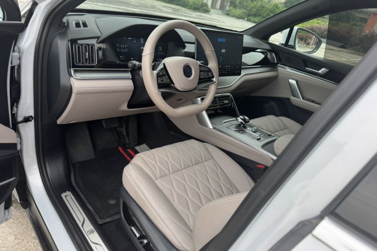 Used BYD Tang New Energy 2025 Intelligent Driving Version DM-i 115KM Prestige Edition Interior 4