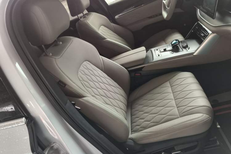 Used BYD Tang New Energy 2025 Intelligent Driving Version DM-i 115KM Prestige Edition Right Front Seat