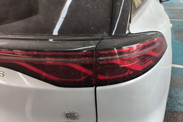 Used BYD Tang New Energy 2025 Intelligent Driving Version DM-i 115KM Prestige Edition Right Rear Taillight