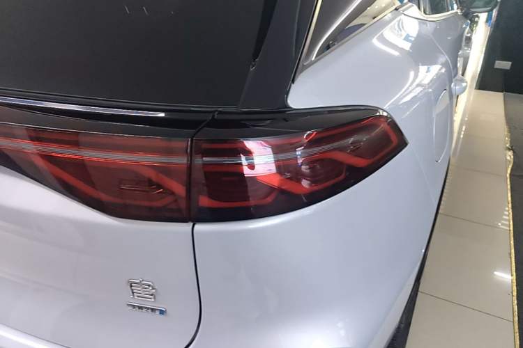 Used BYD Tang New Energy 2025 Intelligent Driving Version DM-i 115KM Flagship Edition Right Rear Taillight