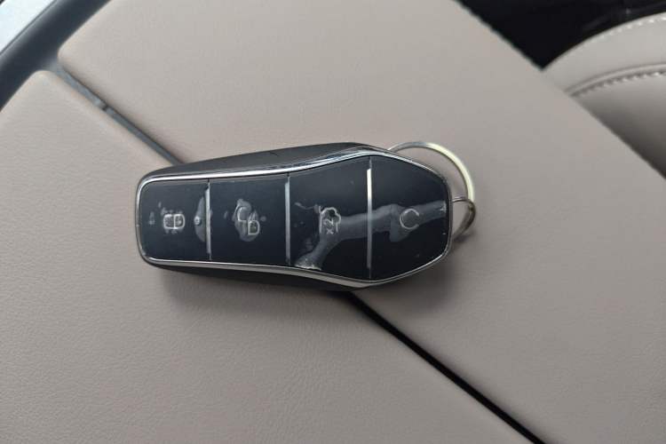 Used BYD Tang New Energy 2025 Intelligent Driving Version DM-i 115KM Flagship Edition Vehicle Key