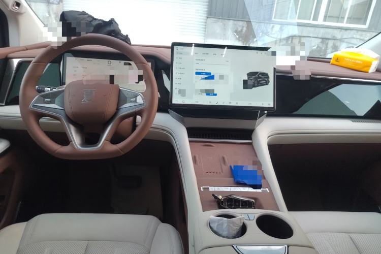 Used BYD Xia 2025 DM-i 1.5T 100km Supreme Edition Center Console