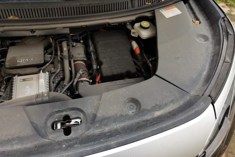 Used BYD Xia 2025 DM-i 1.5T 180km Beyond Edition Engine Bay Left