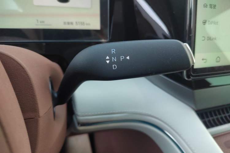 Used BYD Xia 2025 DM-i 1.5T 100km Supreme Edition Gear Lever
