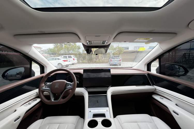Used BYD Xia 2025 DM-i 1.5T 100km Leading Model Interior 5
