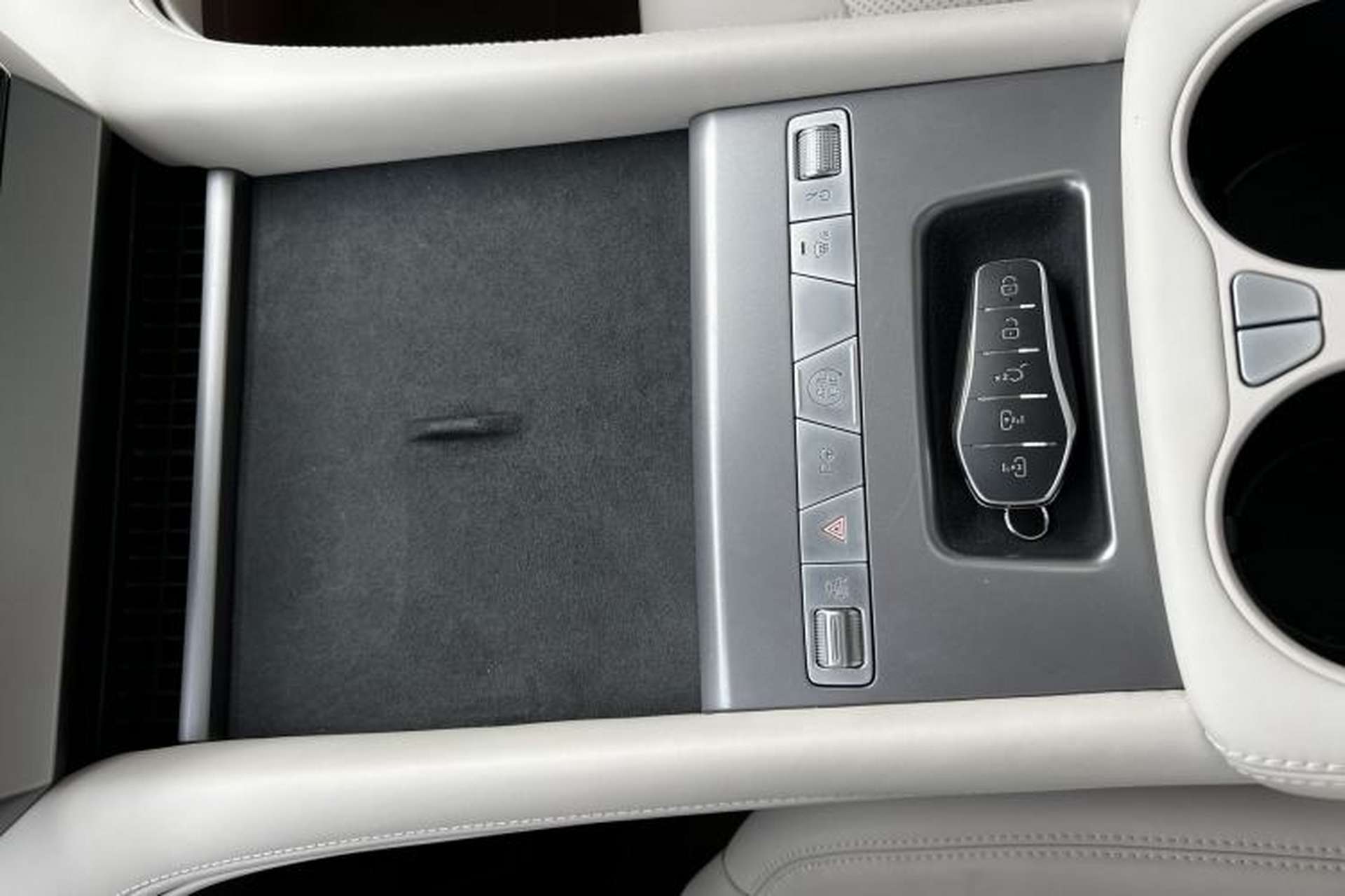 Used BYD Xia 2025 DM-i 1.5T 100km Leading Model Interior 8