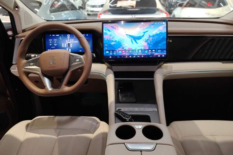 Used BYD Xia 2025 DM-i 1.5T 180km Excellence Model Audio And AC Panel