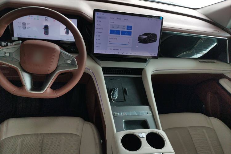 Used BYD Xia 2025 DM-i 1.5T 180km Beyond Edition Audio And AC Panel