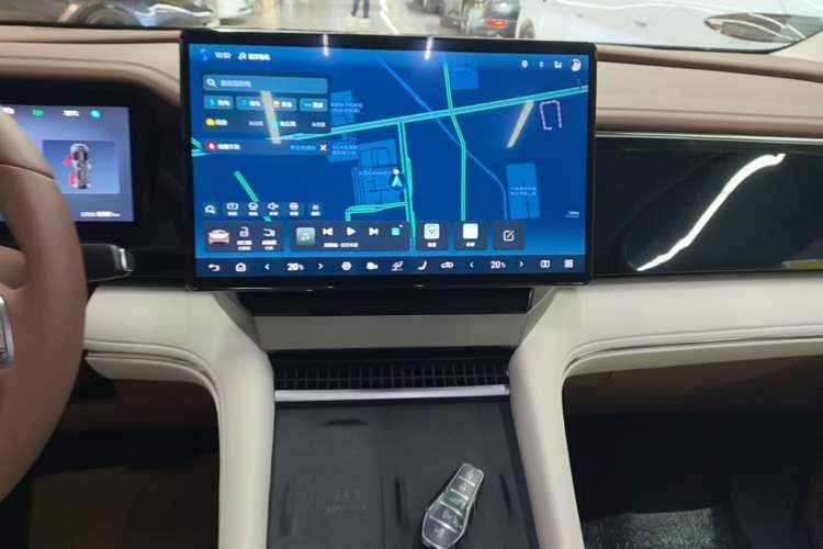 Used BYD Xia 2025 DM-i 1.5T 180km Beyond Edition Audio And AC Panel
