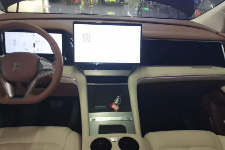 Used BYD Xia 2025 DM-i 1.5T 180km Beyond Edition Audio And AC Panel