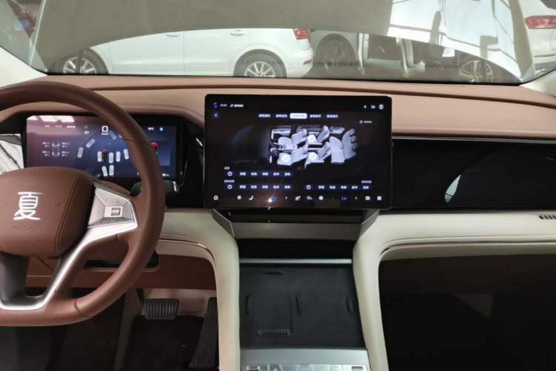 Used BYD Xia 2025 DM-i 1.5T 180km Beyond Edition Audio And AC Panel
