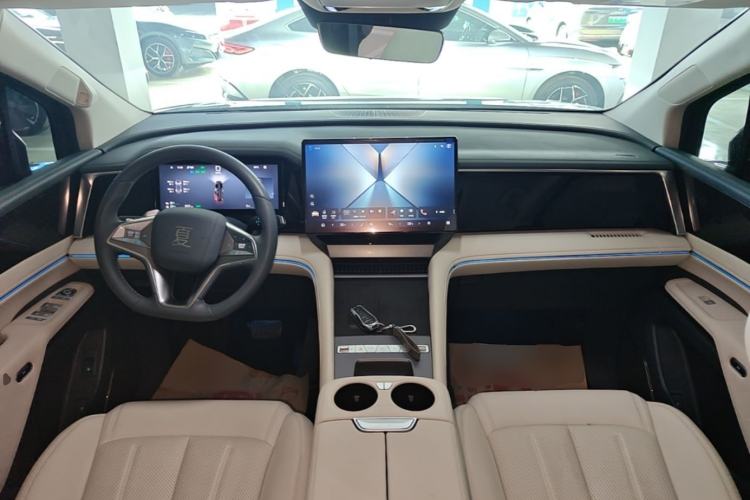 Used BYD Xia 2025 DM-i 1.5T 180km Beyond Edition Center Console