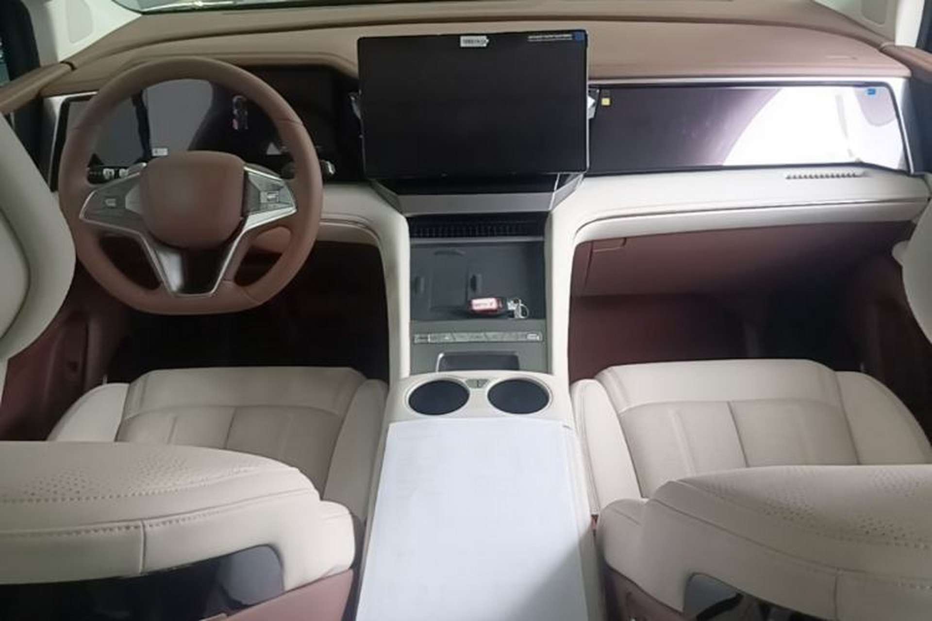 Used BYD Xia 2025 DM-i 1.5T 180km Excellence Model Center Console