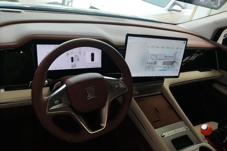Used BYD Xia 2025 DM-i 1.5T 180km Beyond Edition Center Console
