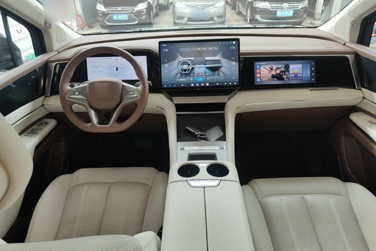 Used BYD Xia 2025 DM-i 1.5T 180km Excellence Model Center Console