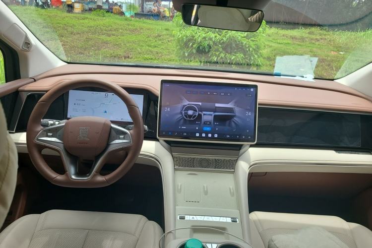 Used BYD Xia 2025 DM-i 1.5T 180km Beyond Edition Center Console