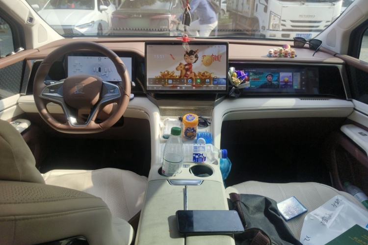 Used BYD Xia 2025 DM-i 1.5T 180km Excellence Model Center Console