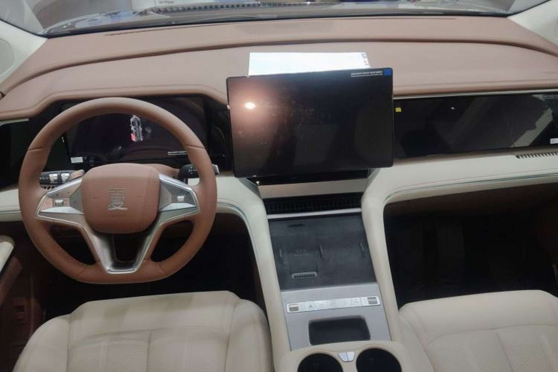Used BYD Xia 2025 DM-i 1.5T 180km Excellence Model Center Console