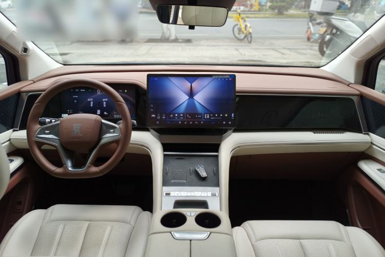 Used BYD Xia 2025 DM-i 1.5T 180km Beyond Edition Center Console