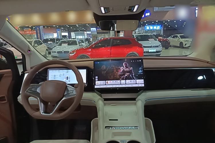 Used BYD Xia 2025 DM-i 1.5T 100km Supreme Edition Center Console