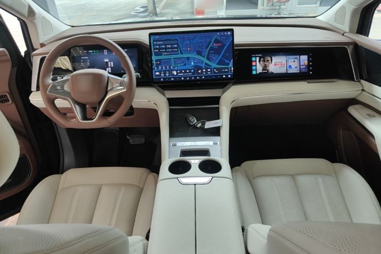 Used BYD Xia 2025 DM-i 1.5T 180km Excellence Model Center Console