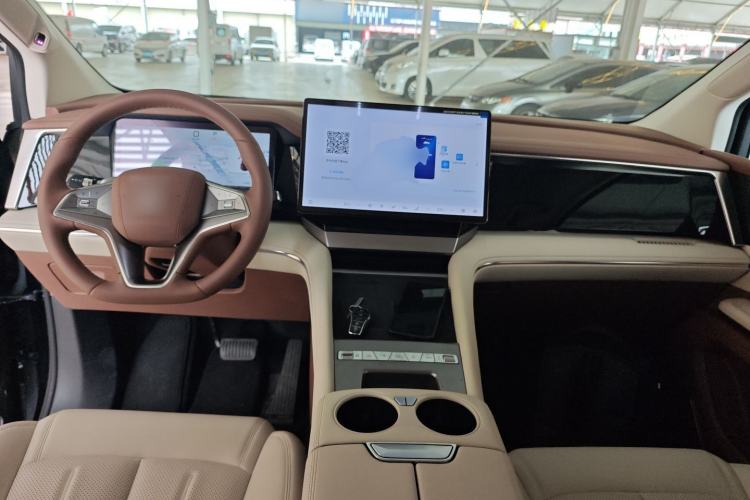 Used BYD Xia 2025 DM-i 1.5T 180km Beyond Edition Center Console