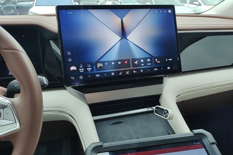 Used BYD Xia 2025 DM-i 1.5T 180km Beyond Edition Center Console