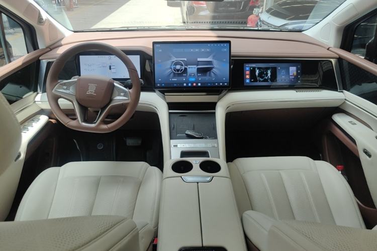 Used BYD Xia 2025 DM-i 1.5T 180km Excellence Model Center Console