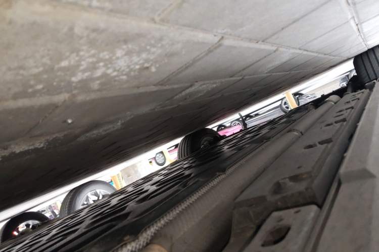 Used BYD Xia 2025 DM-i 1.5T 180km Excellence Model Chassis Front Right