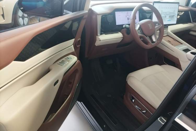 Used BYD Xia 2025 DM-i 1.5T 180km Beyond Edition Driver Seat