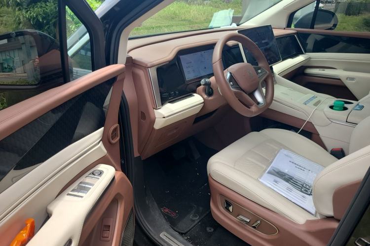 Used BYD Xia 2025 DM-i 1.5T 180km Beyond Edition Driver Seat